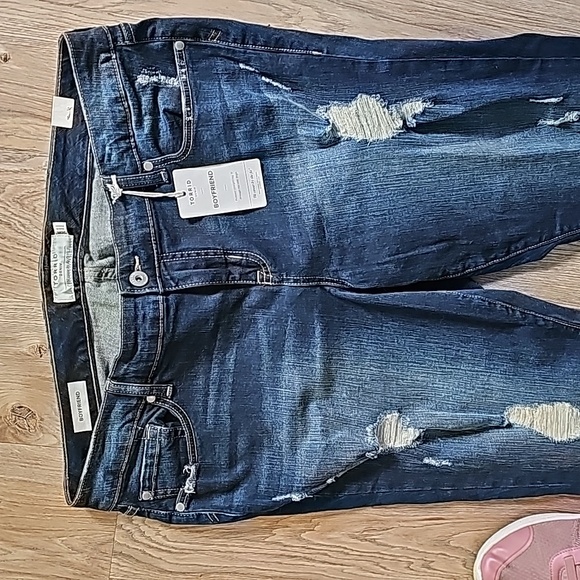 Torrid Boyfriend Strait Leg Stretch Distressed Jean NWT - Picture 3 of 7